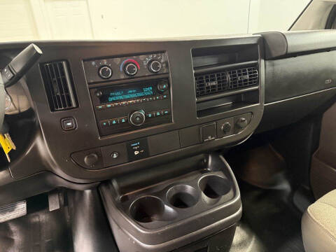 2017 GMC Savana 2500