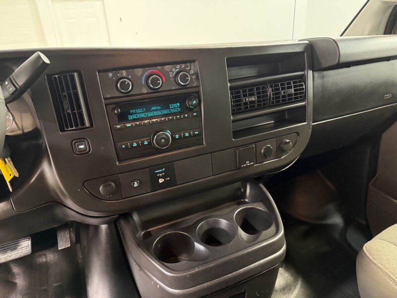 2017 GMC Savana 2500