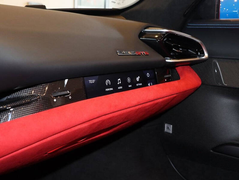 2024 Ferrari 296 GTS