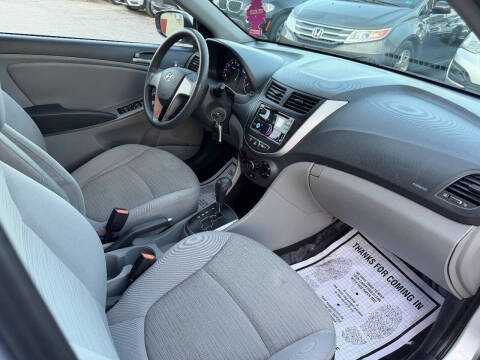 2017 Hyundai Accent SE