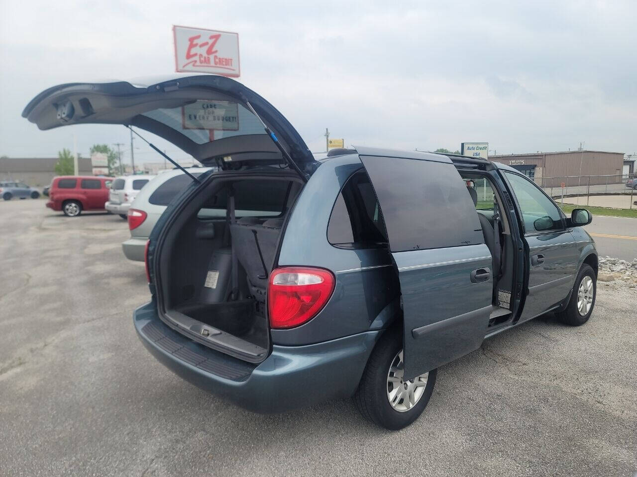 2005 Dodge Grand Caravan for sale at E-Z Car Credit in Fort Wayne, IN