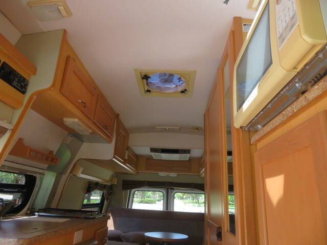 2006 Ford E-Series E-350 SD