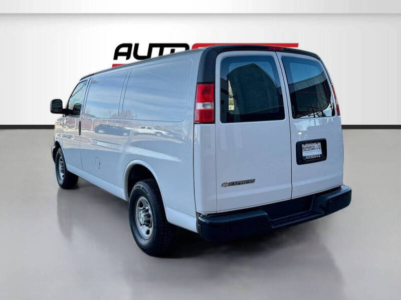 2023 Chevrolet Express 2500