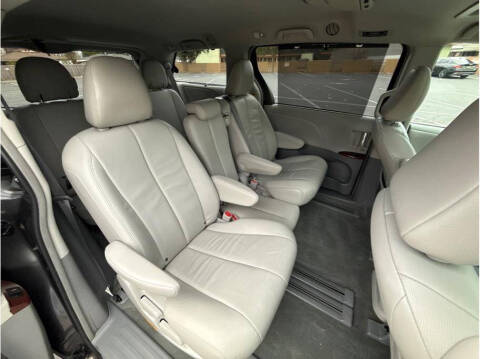 2014 Toyota Sienna