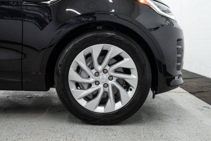 2023 Land Rover Discovery P300 S R-Dynamic