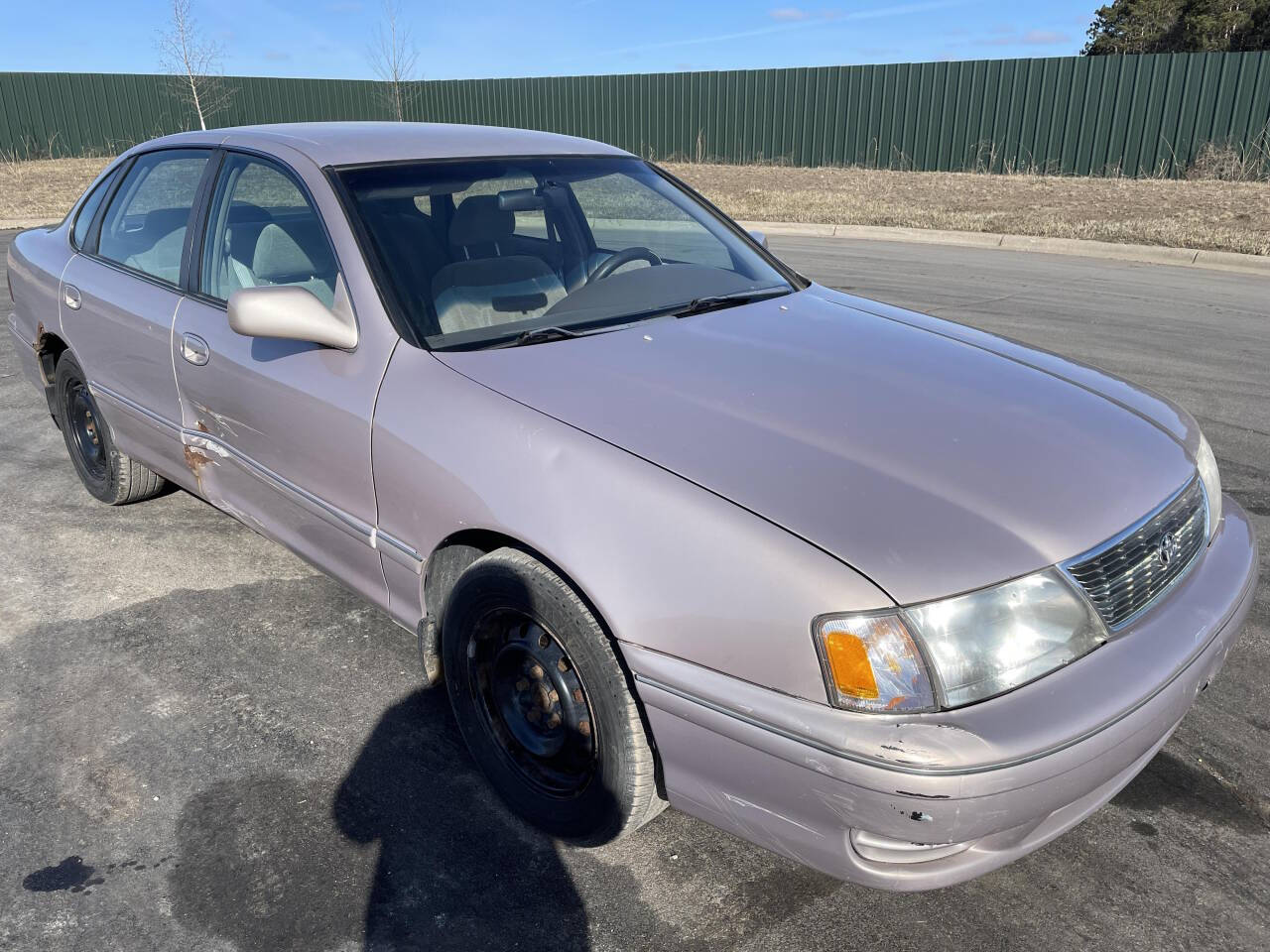 1998 Toyota Avalon for sale at Twin Cities Auctions in Elk River, MN