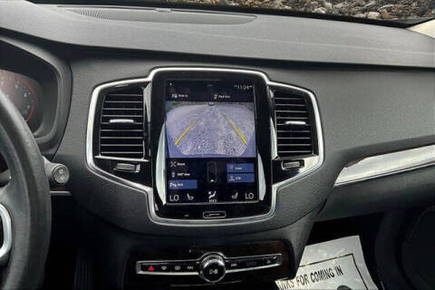 2017 Volvo XC90 T6 Momentum