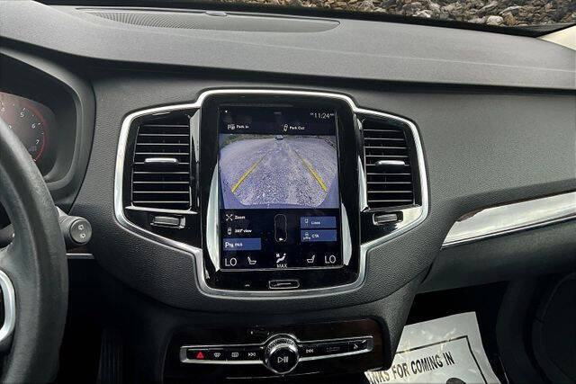 2017 Volvo XC90 T6 Momentum