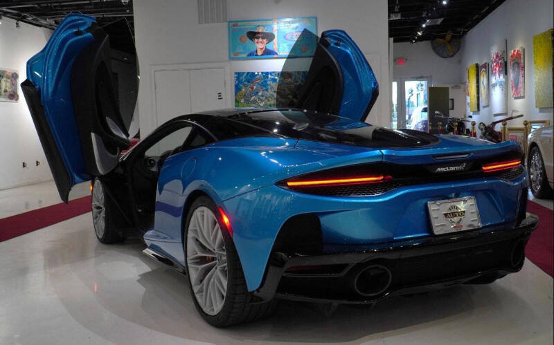 2022 McLaren GT