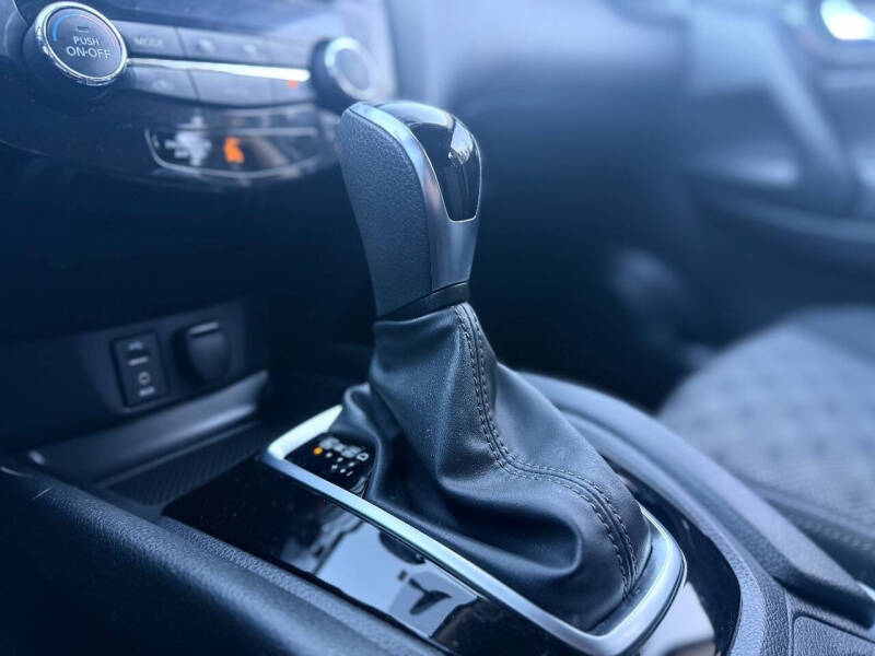 2017 Nissan Rogue Sport SV