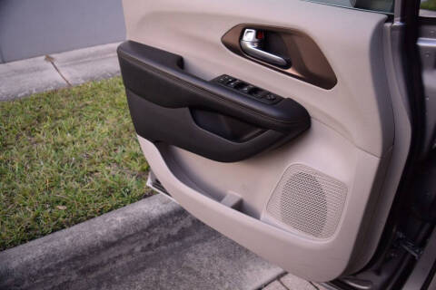 2017 Chrysler Pacifica Touring