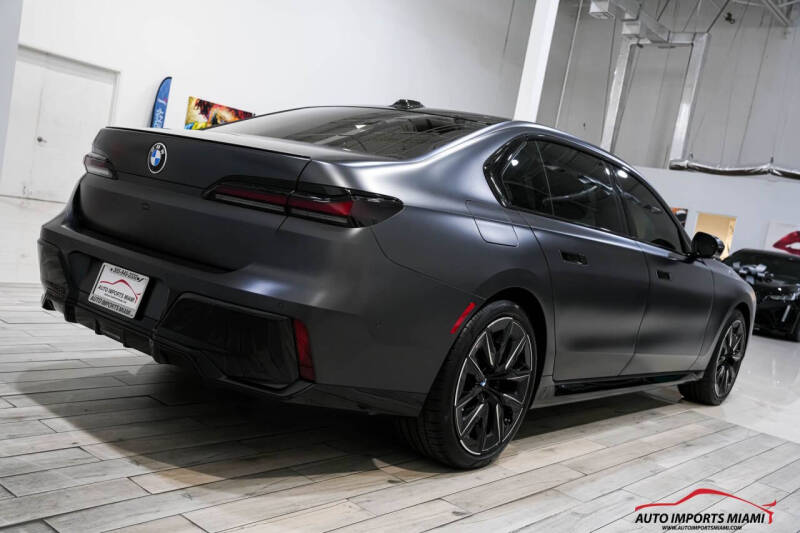 2025 BMW 7 Series 740i