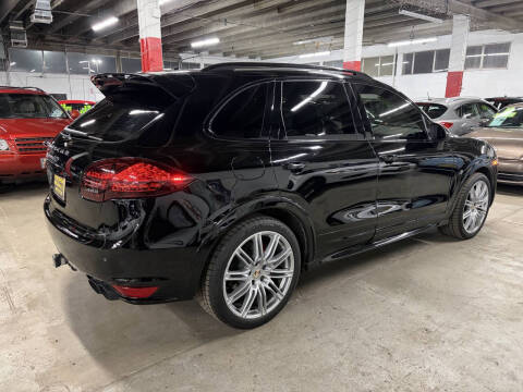 2013 Porsche Cayenne GTS