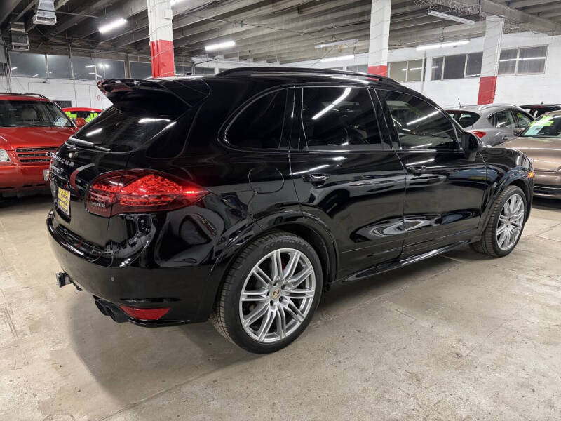 2013 Porsche Cayenne GTS