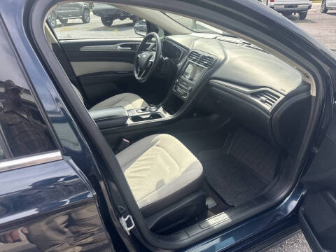 2020 Ford Fusion SE