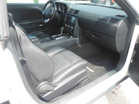 2013 Dodge Challenger SXT Plus