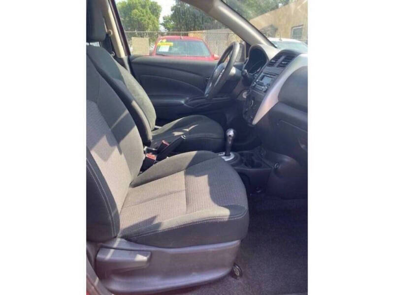 2019 Nissan Versa SV