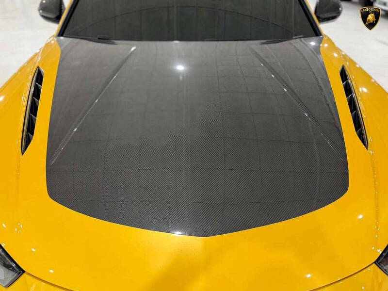 2024 Lamborghini Urus Performante
