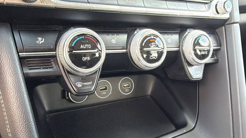 2022 Genesis G70