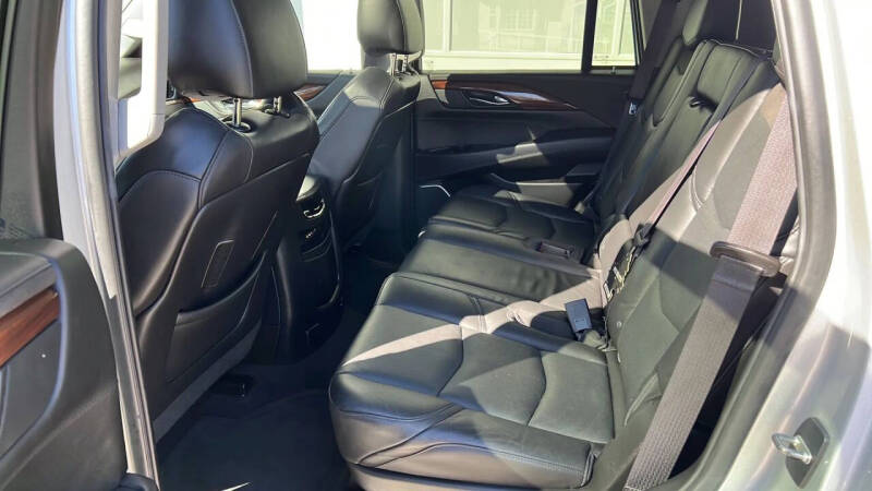 2016 Cadillac Escalade Luxury Collection