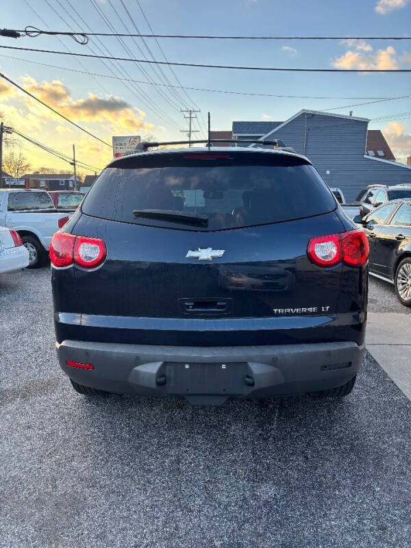 2011 Chevrolet Traverse LT