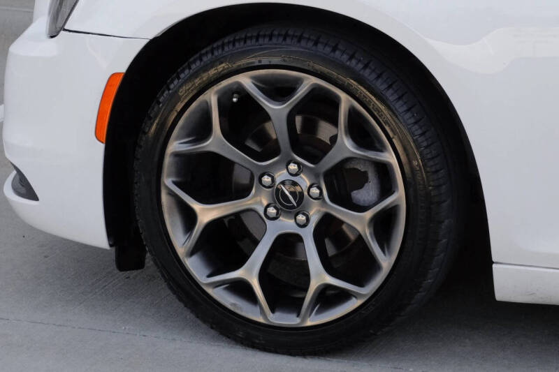 2016 Chrysler 300