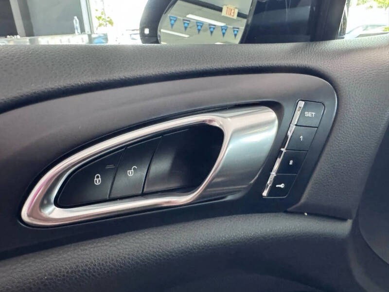 2018 Porsche Cayenne Platinum Edition