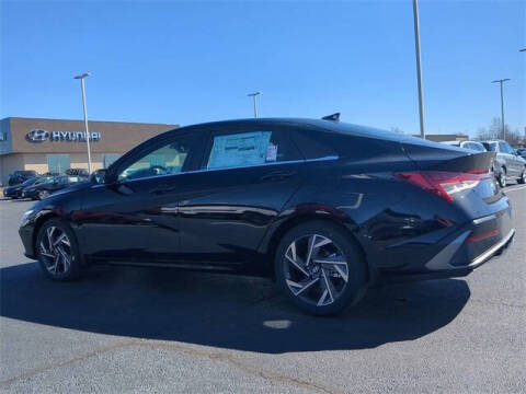 2025 Hyundai Elantra Hybrid Limited