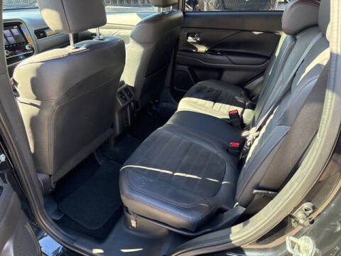 2020 Mitsubishi Outlander LE