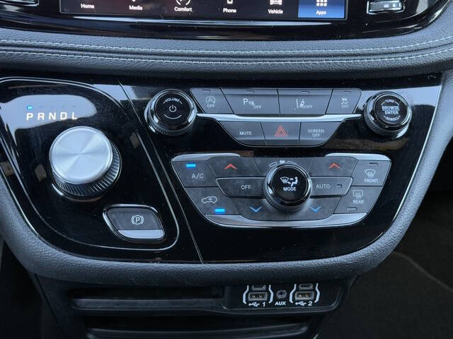 2023 Chrysler Pacifica Touring