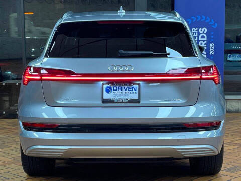 2022 Audi e-tron quattro Premium Plus