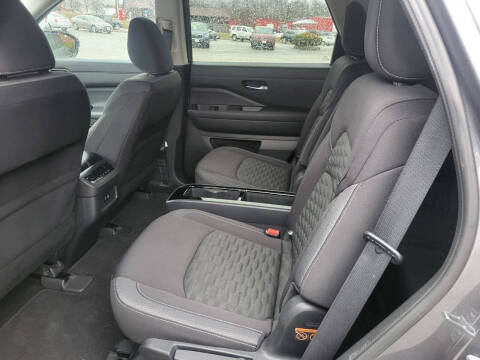 2022 Nissan Pathfinder SV