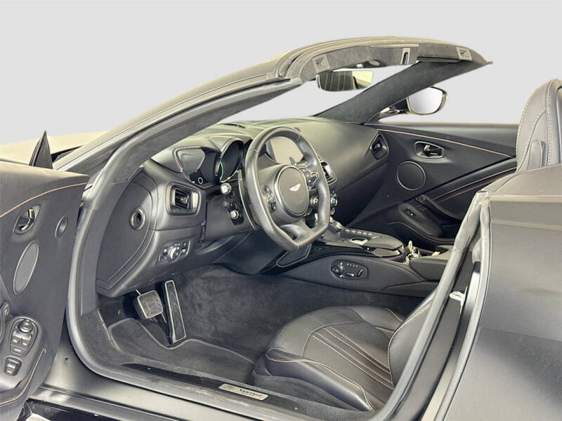 2022 Aston Martin Vantage