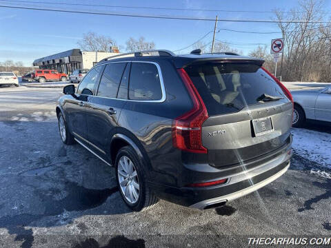 2016 Volvo XC90 T6 Momentum