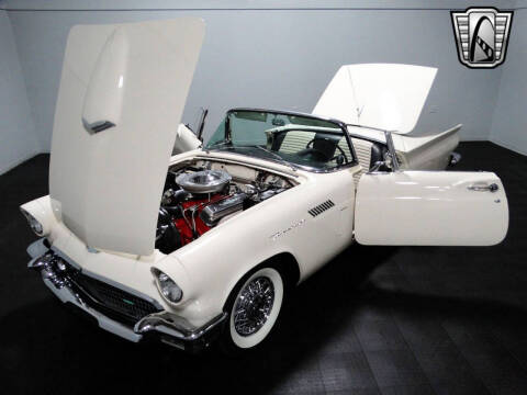 1957 Ford Thunderbird