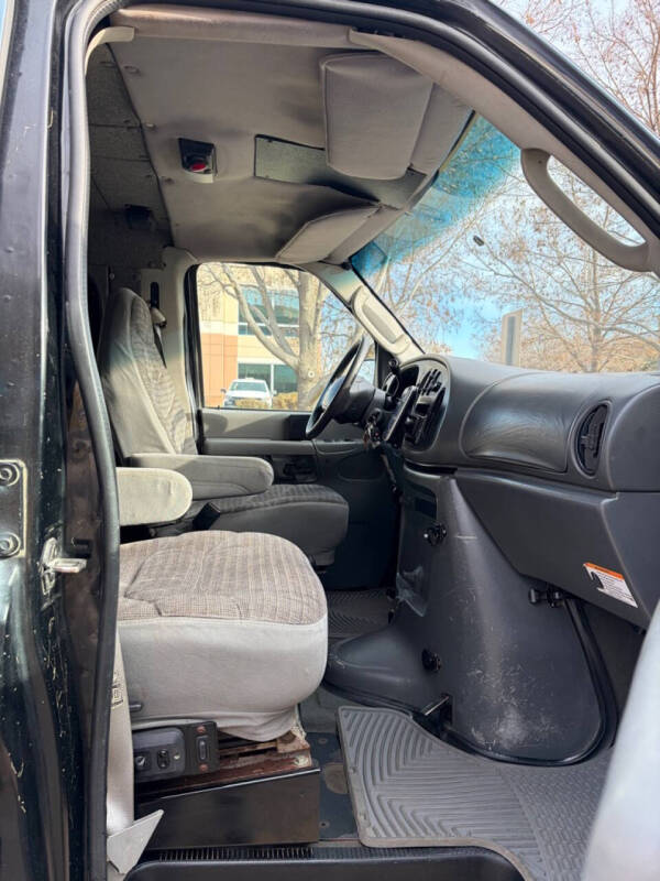 2003 Ford E-Series E-350 SD