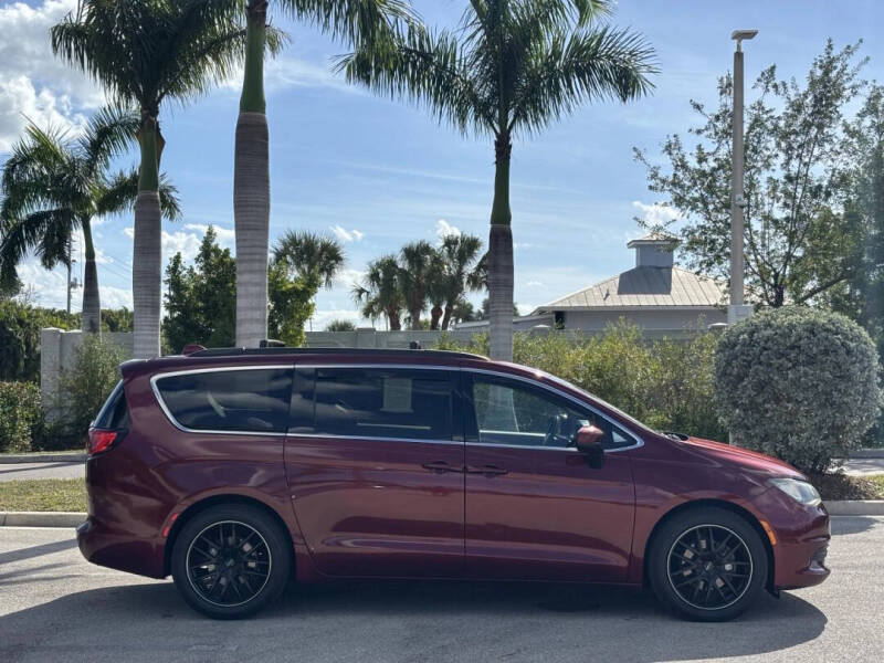 2017 Chrysler Pacifica Touring