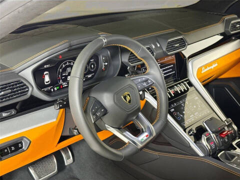 2024 Lamborghini Urus S