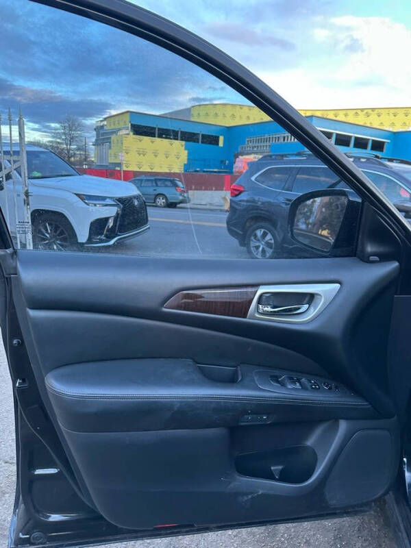 2016 Nissan Pathfinder SL