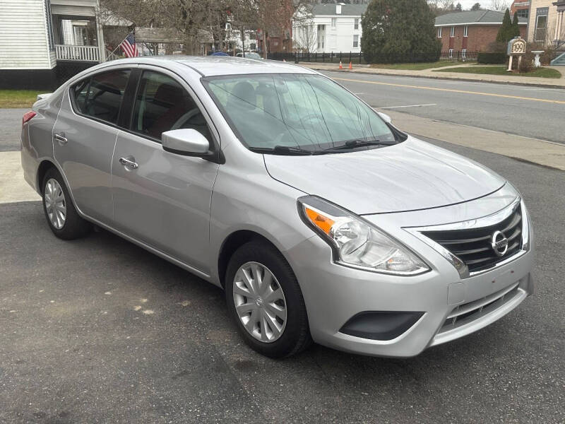 2019 Nissan Versa SV