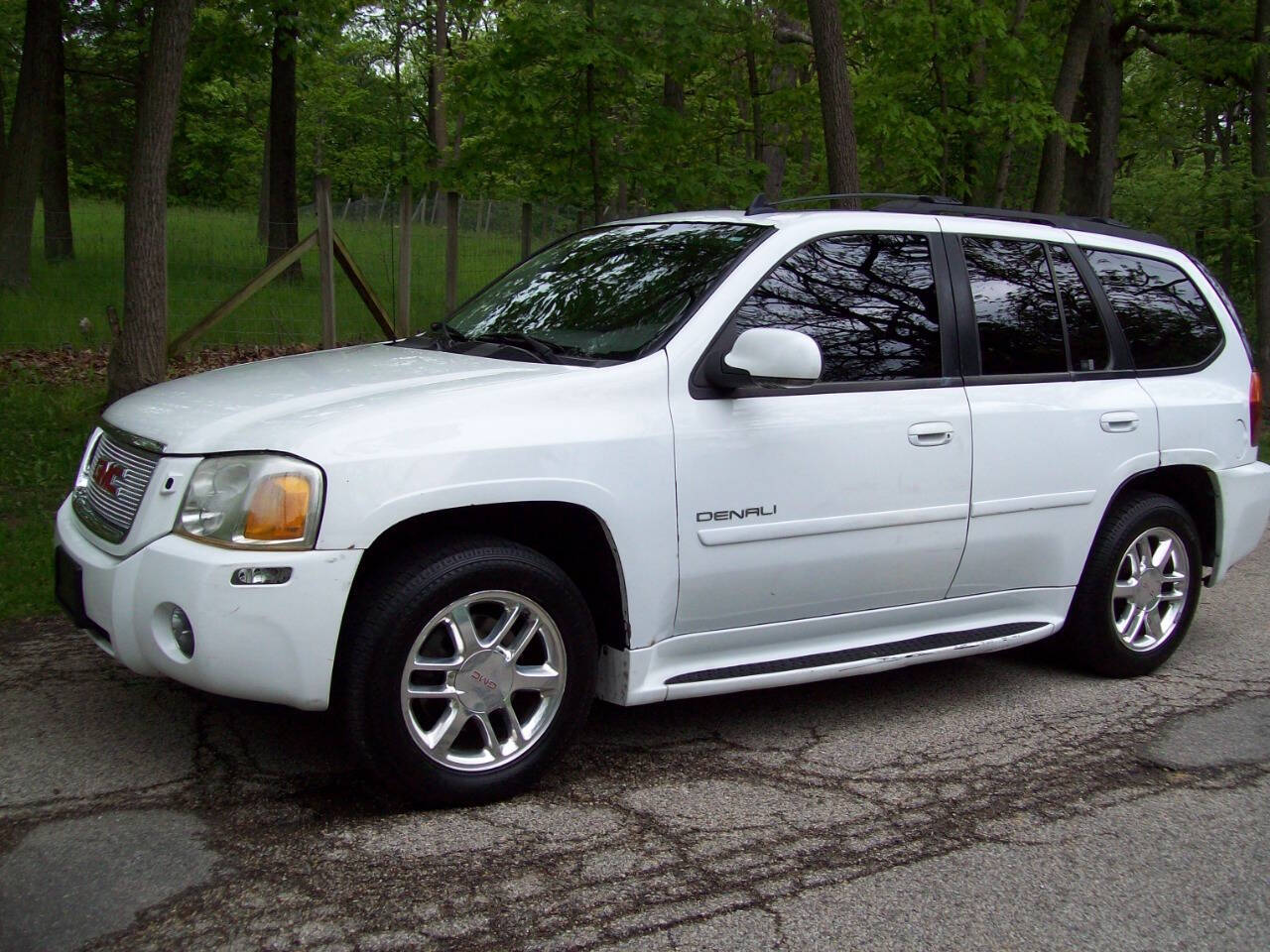 White 2007 GMC Envoy Denali Denali 4dr SUV 4WD 2