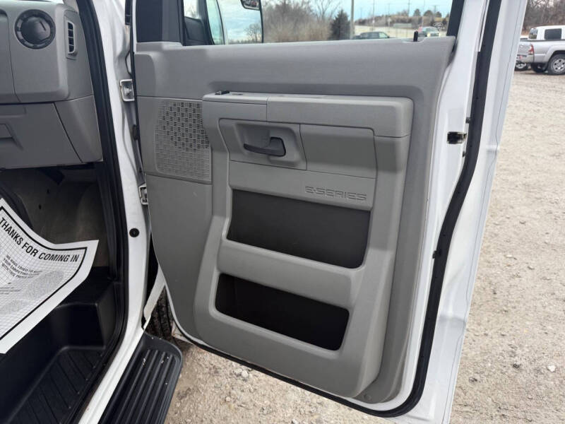 2013 Ford E-Series E-350 SD XLT