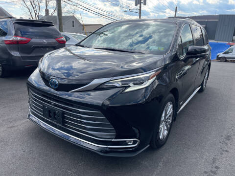 2021 Toyota Sienna for sale at Deals on Wheels in Suffern NY