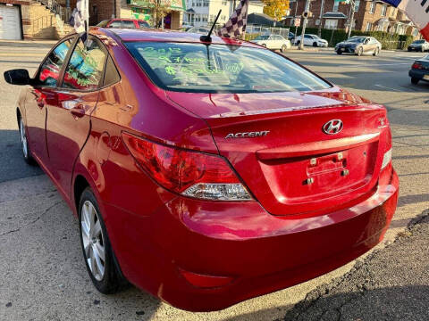 2012 Hyundai Accent GLS