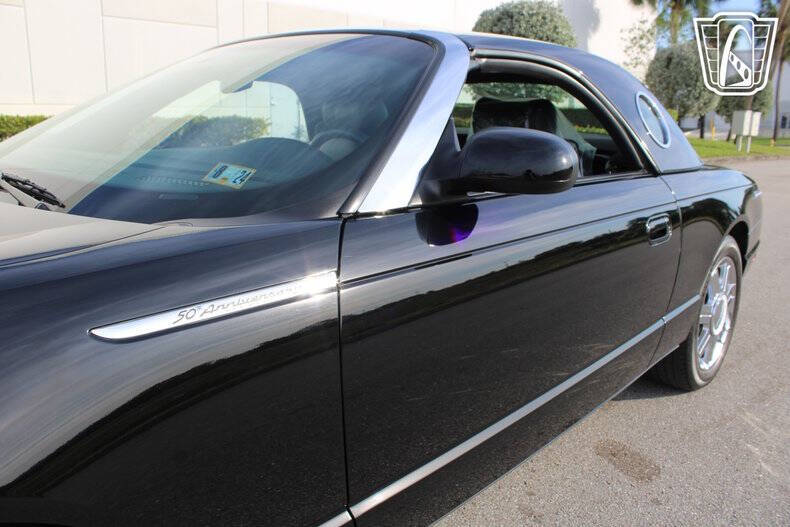 2005 Ford Thunderbird Deluxe