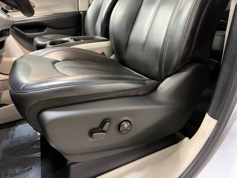 2021 Chrysler Voyager LXi