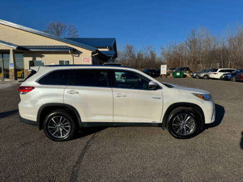 2019 Toyota Highlander Hybrid for sale at The Car Buying Center in Loretto MN