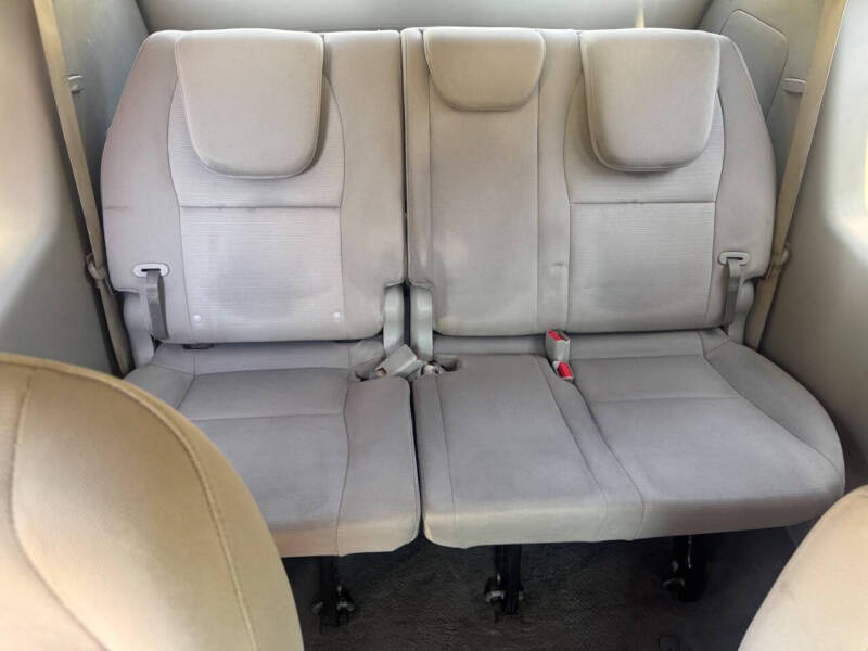 2015 Kia Sedona LX