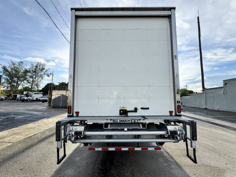 2022 Freightliner M2 106