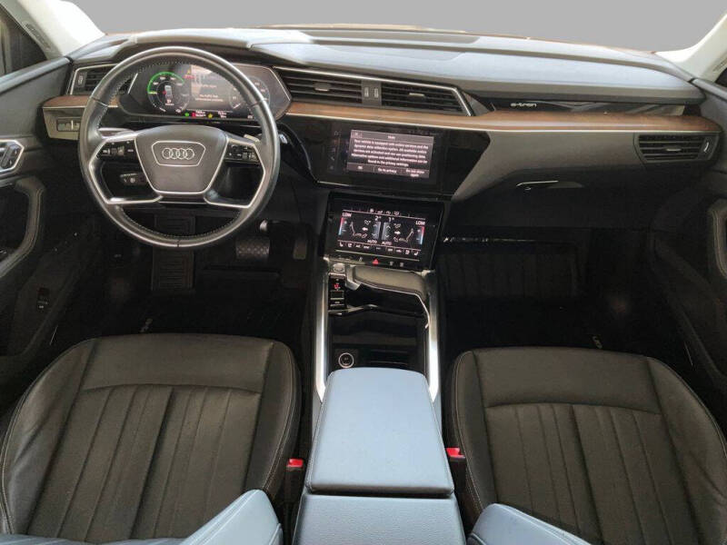 2019 Audi e-tron quattro Premium Plus